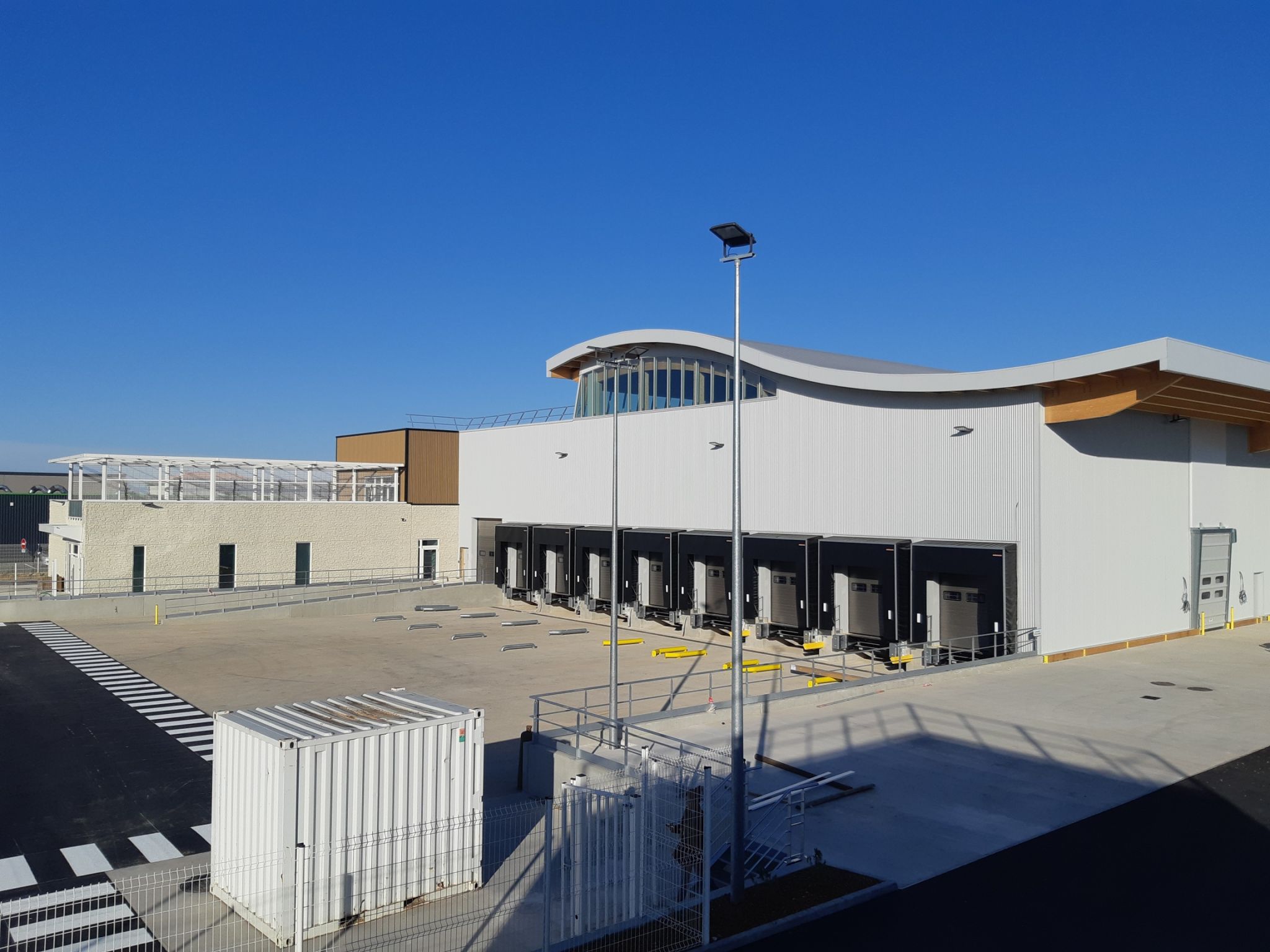 Plateforme logistique La Poste, Perpignan (66), Groupe Franc Architectures,  7 250 m²